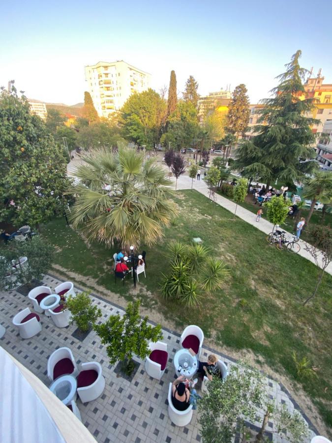 Garden Boutique Hotel Elbasan Bagian luar foto